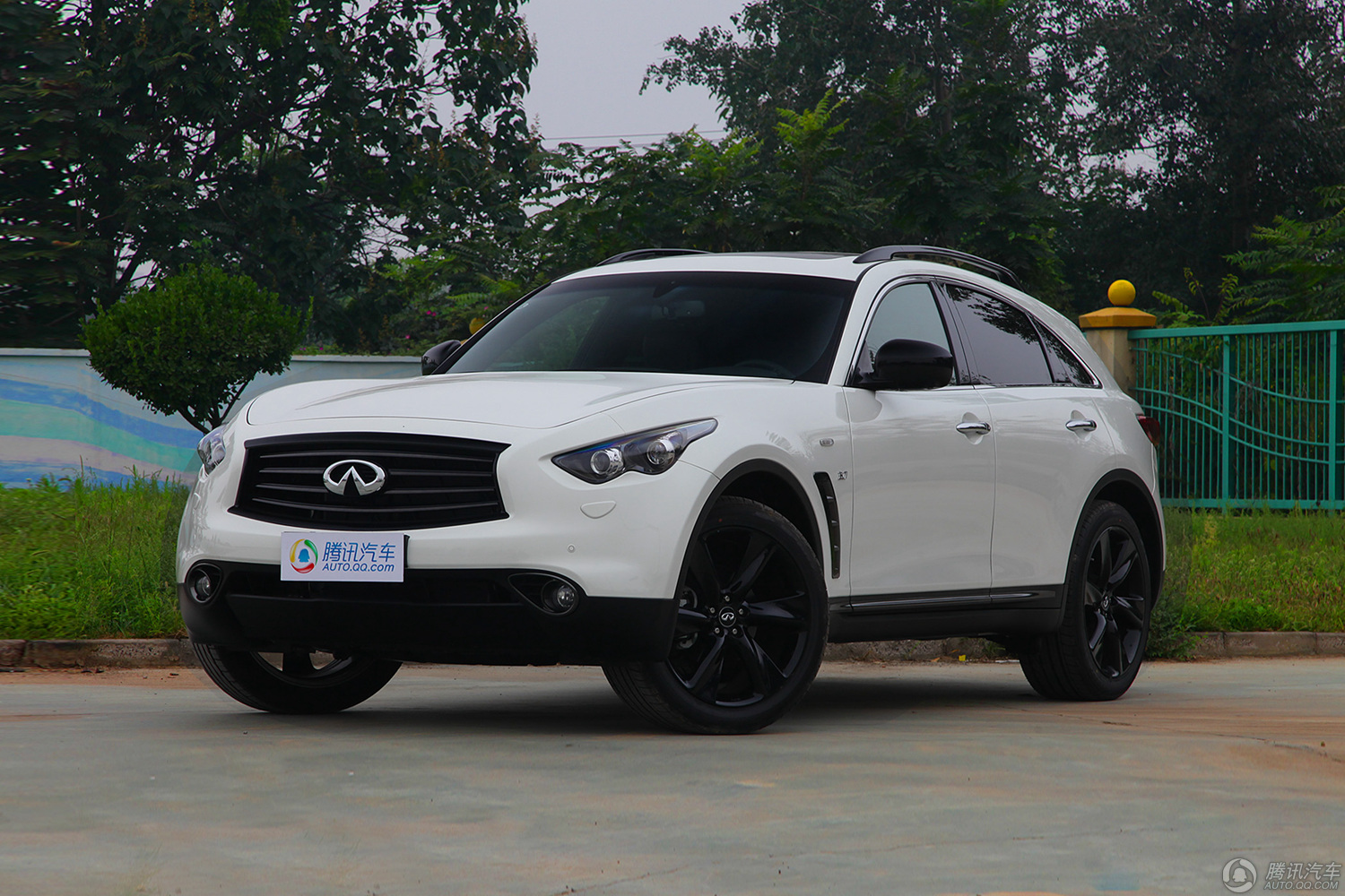 英菲尼迪QX70
