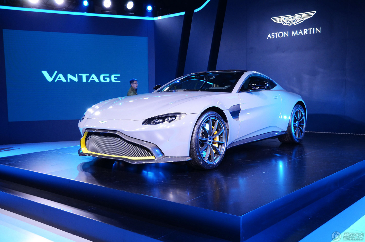 V8 Vantage