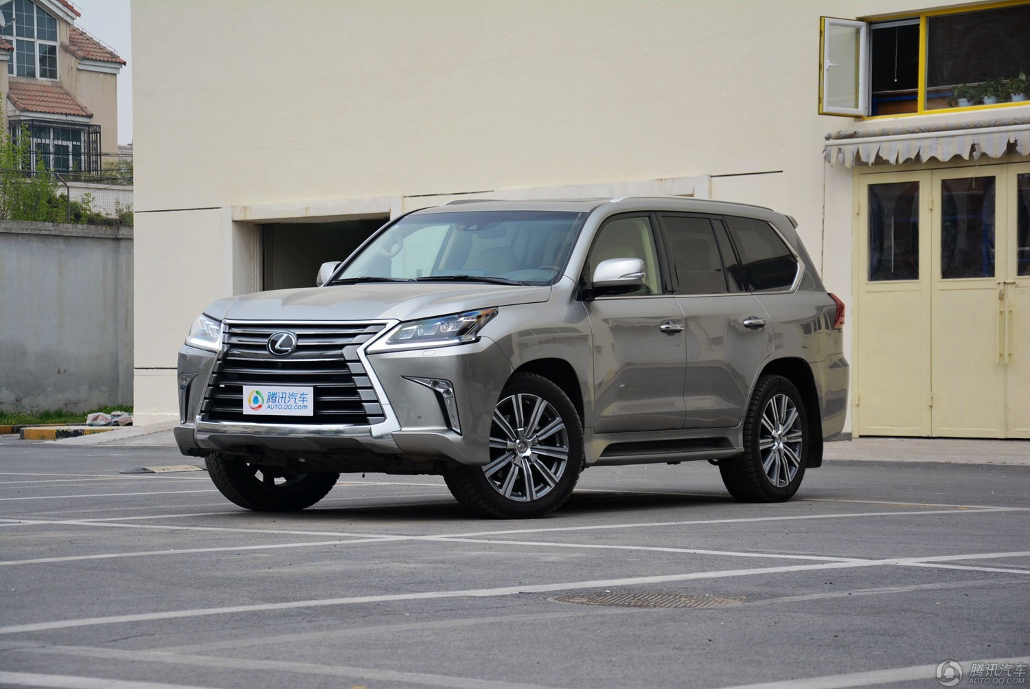 雷克萨斯LX