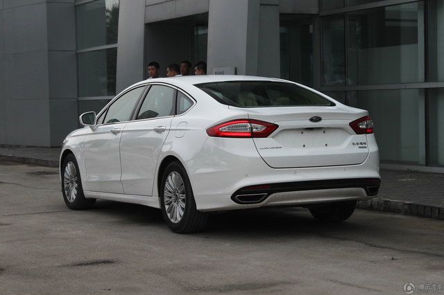 2013款 蒙迪欧 2.0L GTDi 200豪华型 （典雅白）