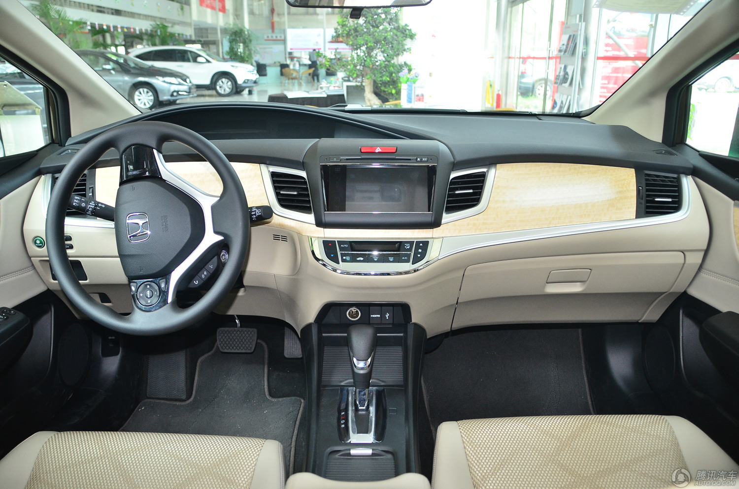 2013�� ����ܵ� 1.8L AT���ʰ棨5����