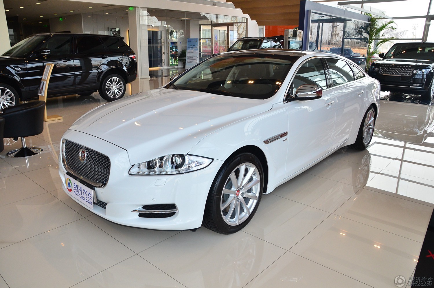 2015款 捷豹 xjl 3.0 sc at四驱全景商务版