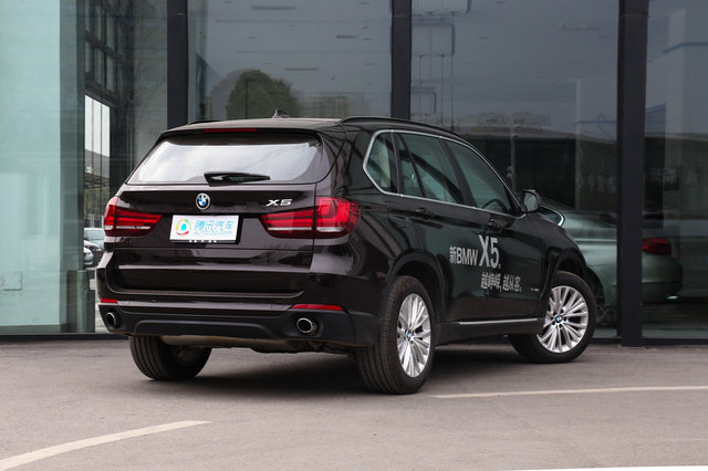 X5 2015 xDrive28i