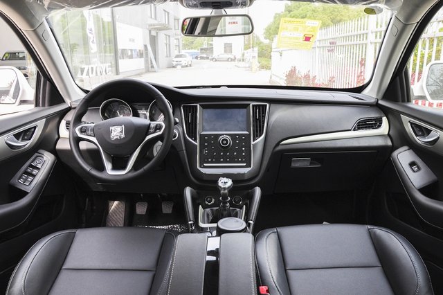 众泰SR7 2016款 1.5T MT魔方之路版(国V)