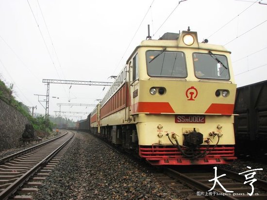 即将逝去的亚洲最大蒸汽机厂---大同机车厂_频