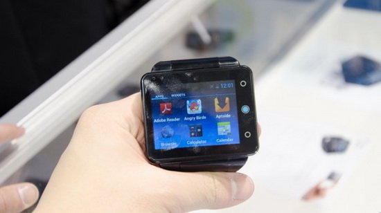 2.4寸屏智能手表试玩 就是一款手表型安卓手机