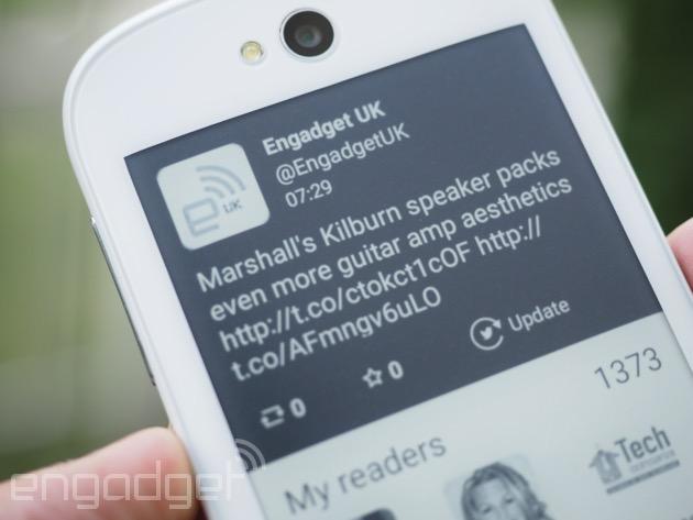 白色版YotaPhone 2上手:电子墨水屏功能增强