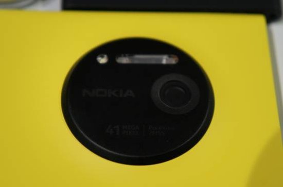 腾讯数码 钱小磊发自纽约 诺基亚今天在发布了采用Windows Phone操作系统的Lumia系列新机。
