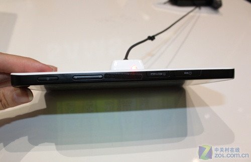 插卡能照相可通话 三星P1000对抗iPad