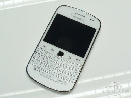 全键盘+触屏!黑莓9900商务机报3280元
