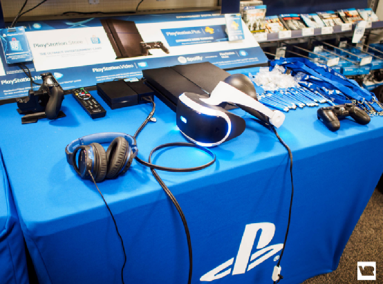 索尼PS VR体验：适合戴眼镜的人使用很难得