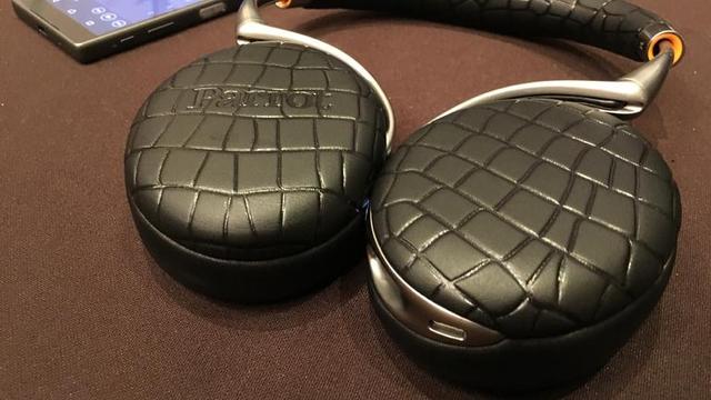 Parrot Zik 3:复古造型的降噪蓝牙头戴耳机