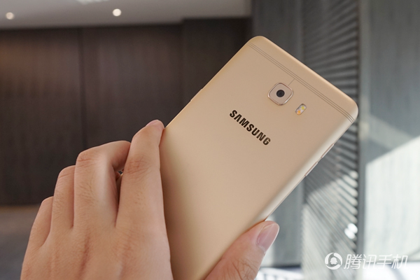 三星C9 Pro评测：大屏超薄设计 相机玩法丰富