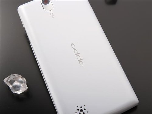 时尚音乐智能手机 OPPO R807高清图赏