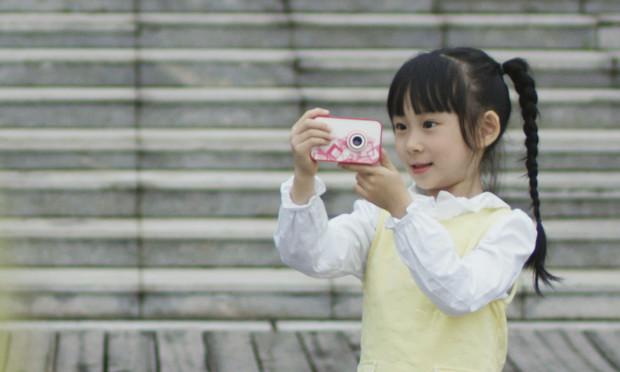 让这款儿童相机代替孩子迷上的手机 培养孩子