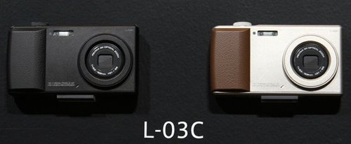可打电话的照相机 L-03C的背后是宾得