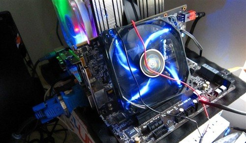 ������10�ȣ�HD7750�뵼��ɢ�ȵڶ���