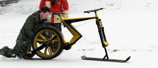 雪地专用自行车:用滑雪板当轮子你见过么?