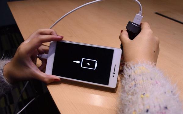 搞机零距离:手机电池在冬天为啥不耐用