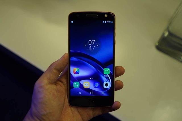 Moto Z国行发布 价格很低但哈苏相机模块很贵