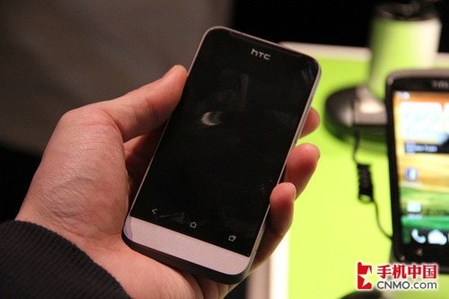 3.7寸屏时尚j金属机 HTC One V真机图赏