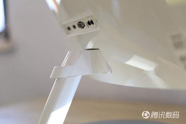 三星27英寸曲面显示器评测 体验佳内置扬声器