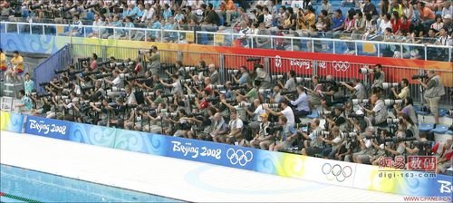 奥运报道谁作主 揭秘体育摄影记者装备