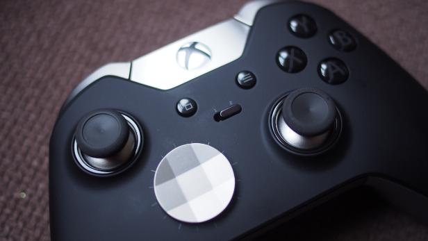 Xbox One精英无线手柄体验:骨灰玩家的利器_数码_腾讯网