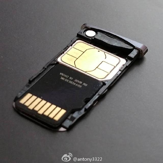 白色Moto Z Play曝光 三卡槽设计你见过吗?