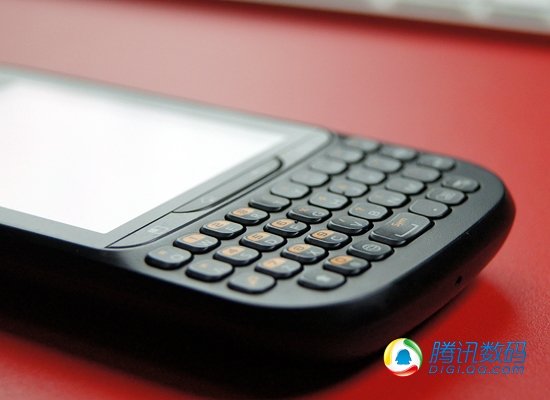 全键盘Android智能手机 LG C660评测