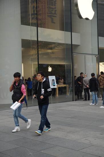 iPad Air首发现场：人数未及预期黄牛没兴趣