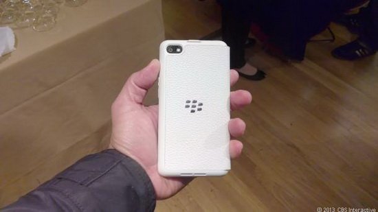 黑莓Z30上手：5英寸大屏幕 续航力增强