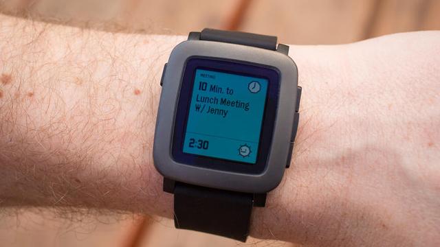 彩色电子纸屏幕智能手表Pebble Time上手