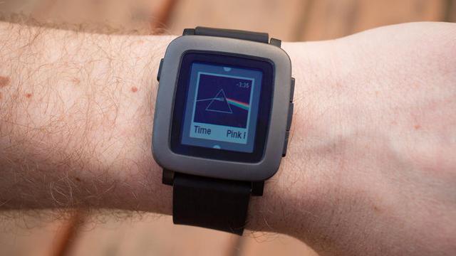 彩色电子纸屏幕智能手表Pebble Time上手