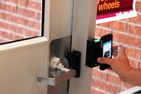 物联网新技术揭秘 用手机解锁汽车房门