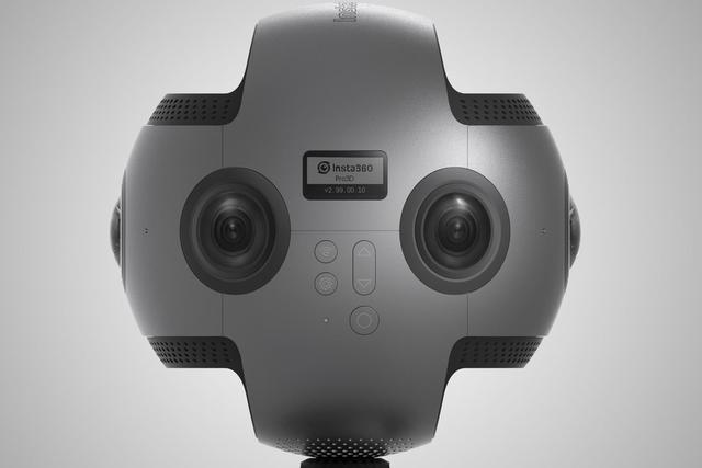 insta360 pro 8k全景相机亮相ces 一股专业范儿