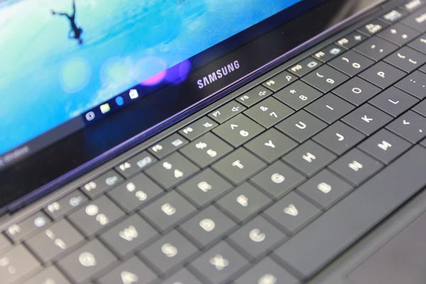 三星TabPro S国内开卖 配Win10系统/5999元起