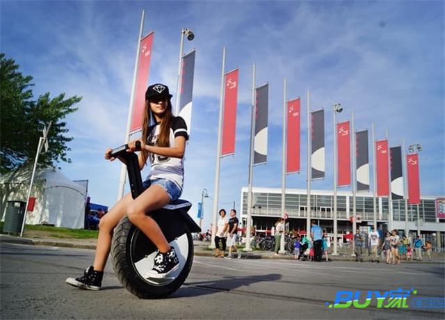 【BUY家】来看这款独轮平衡车 给你一个不堵车的专属座位