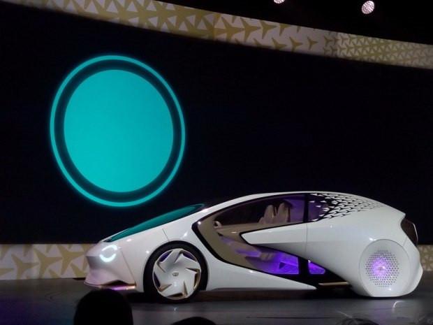 丰田AI系统电动汽车亮相CES 科幻型配超跑剪式门 智能公会