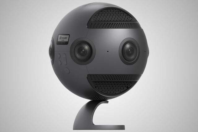 insta360 pro 8k全景摄像头亮相ces 一股专业范儿