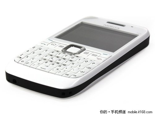 商务Q键盘智能机 诺基亚E63行货1039元
