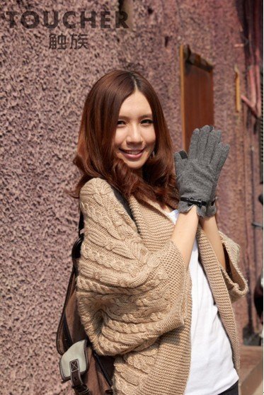 触族触屏手套 草根的温情和执念