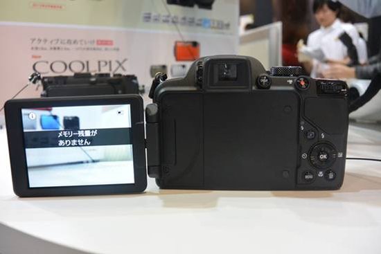 CP+2013：尼康旗舰级长焦数码相机COOLPIX P520试玩