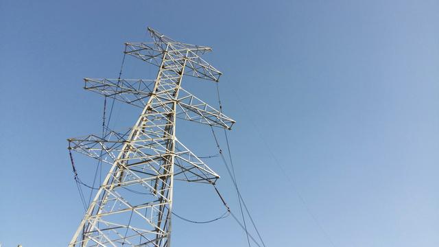 三星GALAXY A5评测 抗衡国产手机仍欠火候 http://img1.gtimg.com/digi/pics/hv1/171/245/1766/114896796.jpg