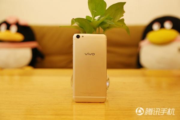 vivo X7评测：指纹前置的美颜手机