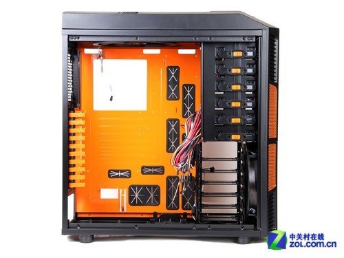 支持8风扇好散热 AeroCool全塔机箱首测