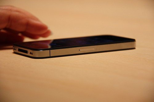 再次改变一切  iPhone4黑白双色真机图赏