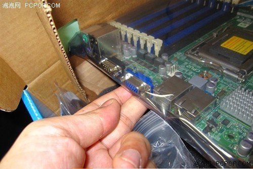 LGA1944接口 双CPU槽AMD主板日本上市