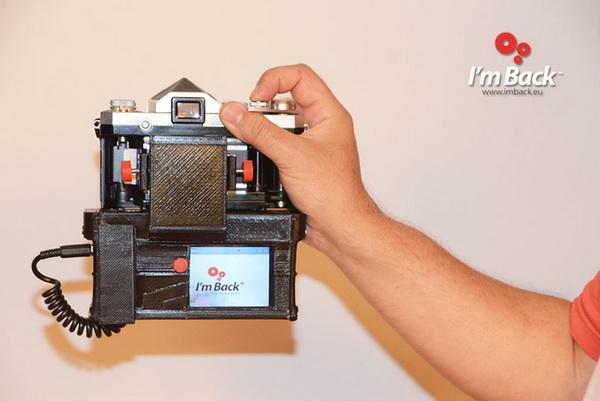 这款底座将胶片相机数码化 让老相机重焕光彩