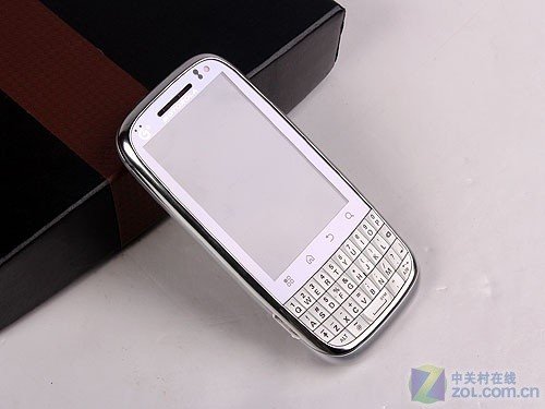 双512MB内存 摩托MT620购机送高额话费